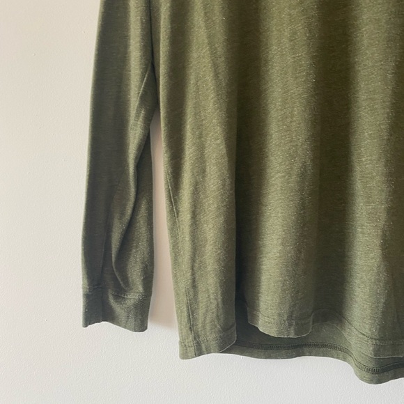 Under Armour Dwayne Johnson long sleeve shirt. Small - Picture 5 of 11